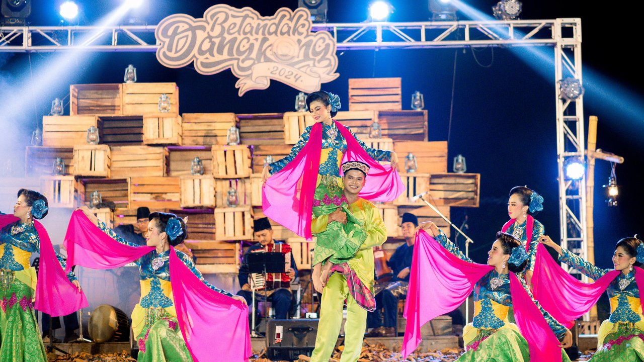 <p>Betandak Dangkong, sebuah upaya meniupkan kembali roh hiburan rakyat yang menghilangkan sekat strata sosial di masyarakat melalui kebudayaan. Foto: liputan6.com/ajang nurdin</p>