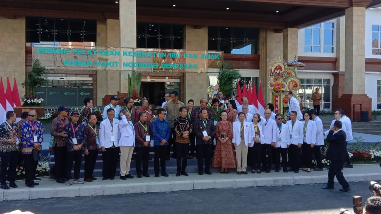 Jokowi di RS I.G.N.G. Ngoerah