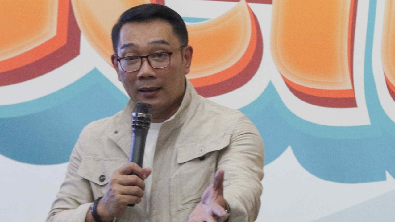 Bakal calon Gubernur DKI Jakarta Ridwan Kamil saat tiba di Gedung Fanta Headquarters Prabowo-Gibran, Menteng, Jakarta, Senin (2/9/2024). Dalam kunjungannya Mantan Gubernur Jawa Barat tersebut memaparkan gagasan dan program kerja kepada Tim Kampanye Nasional Pemilih Muda (TKN-Fanta) untuk maju dalam pemilihan Gubernur DKI Jakarta.