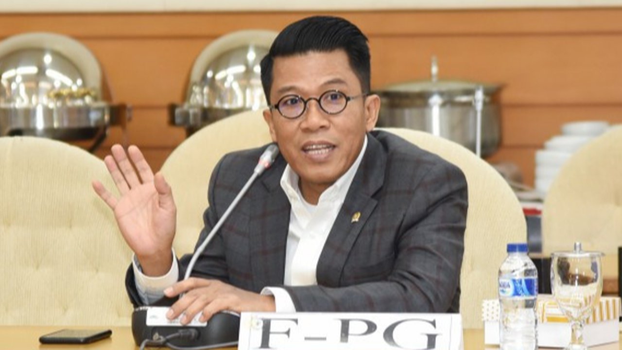 Anggota Komisi XI DPR Mukhamad Misbakhun menyampaikan kesimpulan dan rekomendasi pada saat menjalani uji kepatutan dan kelayakan atau fit and proper test calon anggota BPK RI di Dewan Perwakilan Daerah (DPD), Kompleks Parlemen Senayan, Jakarta. (Foto: Istimewa).