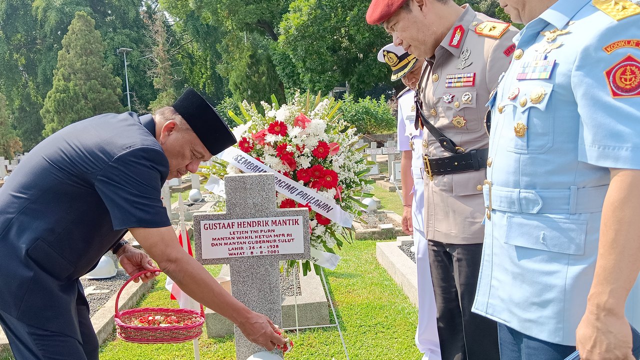 Jelang HUT Provinsi Sulut Gubernur Olly Ziarah ke Taman Makam Pahlawan Kalibata