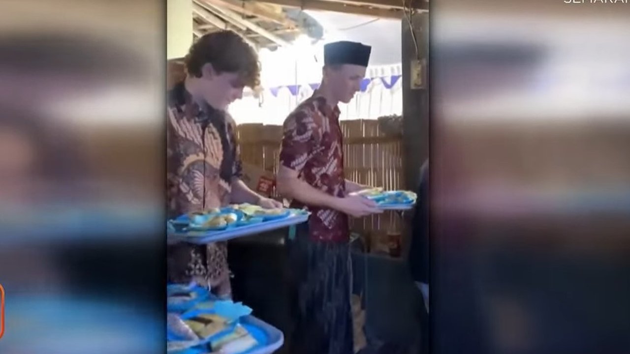 Bule asal Swiss ikut tradisi sinoman