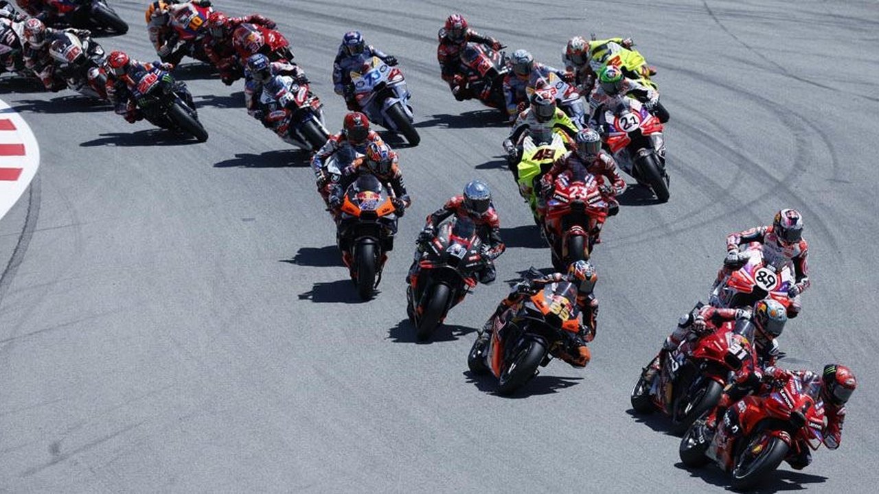 Parade MotoGP Mandalika 2024 di Mataram, Siapa Saja Sih Pembalap yang Ikut?