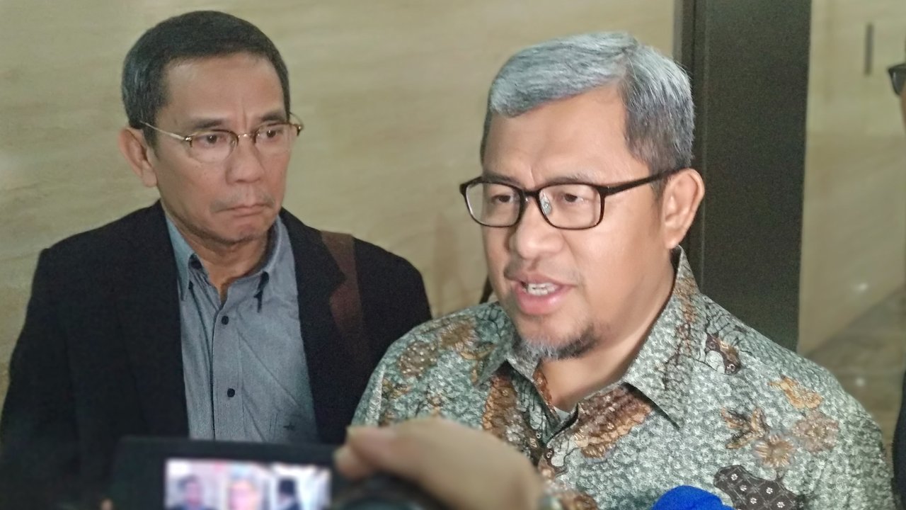 Mantan Gubernur Jawa Barat Ahmad Heryawan (Aher) Usai Diperiksa Sebagai Saksi di Bareskrim Mabes Polri, Jakarta. (Foto: Nafiysul Qodar/Liputan6.com)