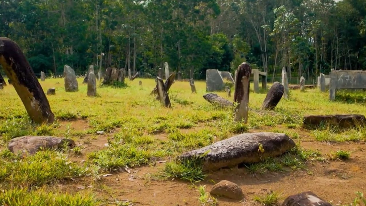 Negeri Seribu Menhir
