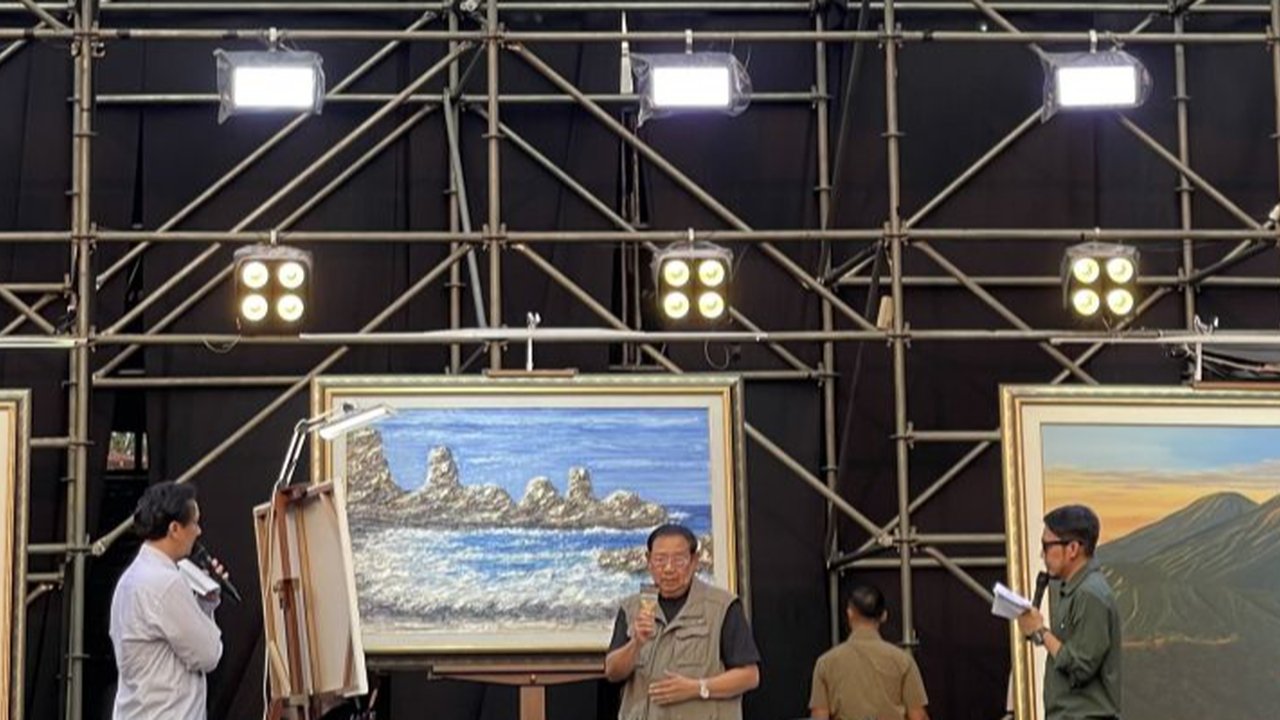 SBY Melukis Sunset Gunung Lawu di Depan Penonton Pestapora