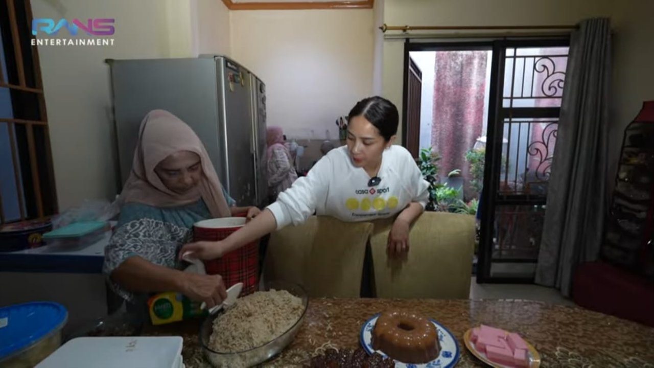 Potret Kocak Nagita Slavina Niat Masak Malah Jadi Numpang Makan di Rumah Karyawan