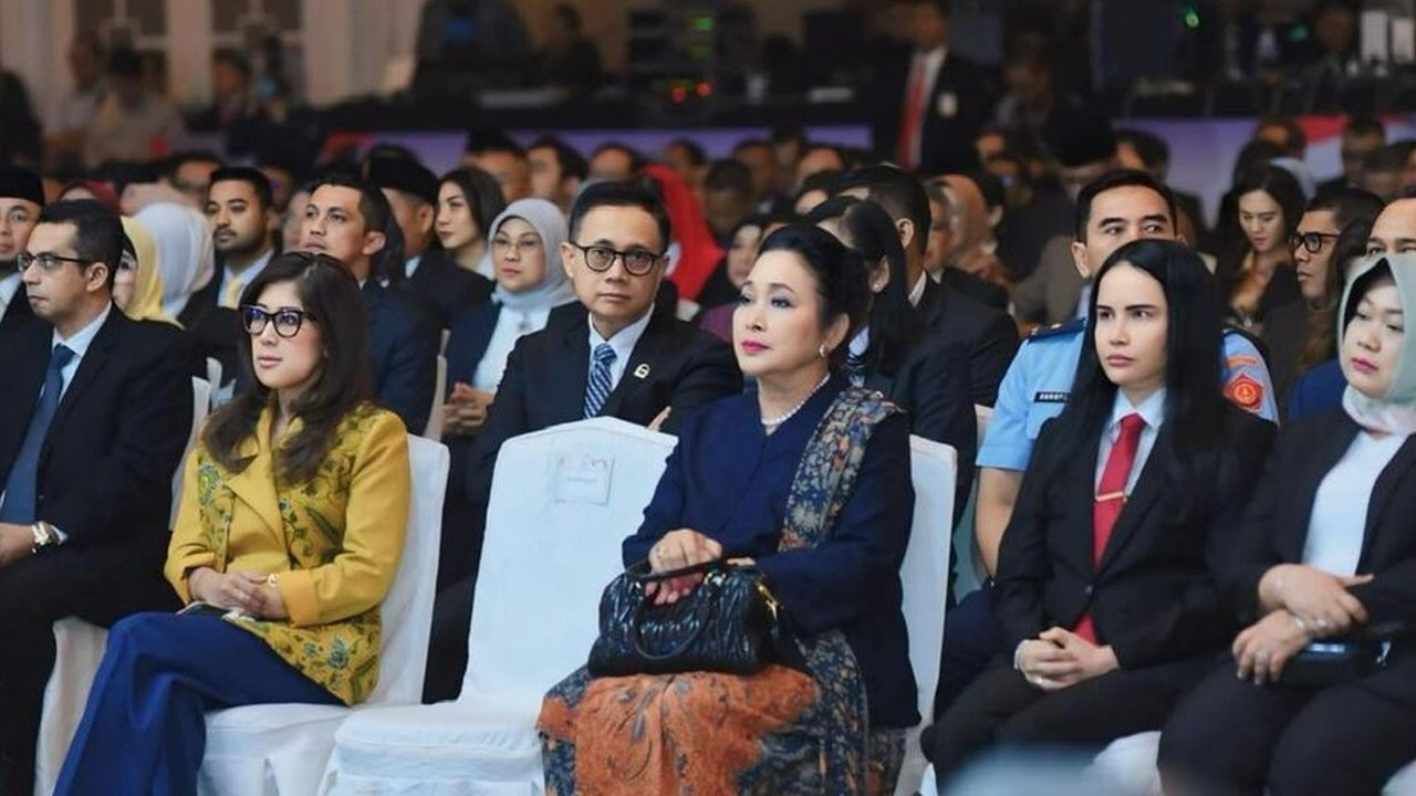 Potret 2 Politisi Perempuan Anak Cucu Soekarno & Soeharto Bertemu Akrab, Sampai Pelukan Erat Bak Kakak Adik