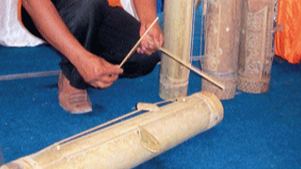 Alat musik Keteng-keteng khas Karo