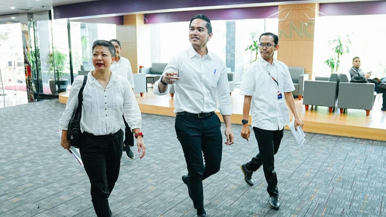 Ketua Umum Partai Solidaritas Indonesia (PSI), Kaesang Pangarep mendatangi gedung lama Komisi Pemberantasan Korupsi (KPK) pada hari ini, Selasa (17/9).