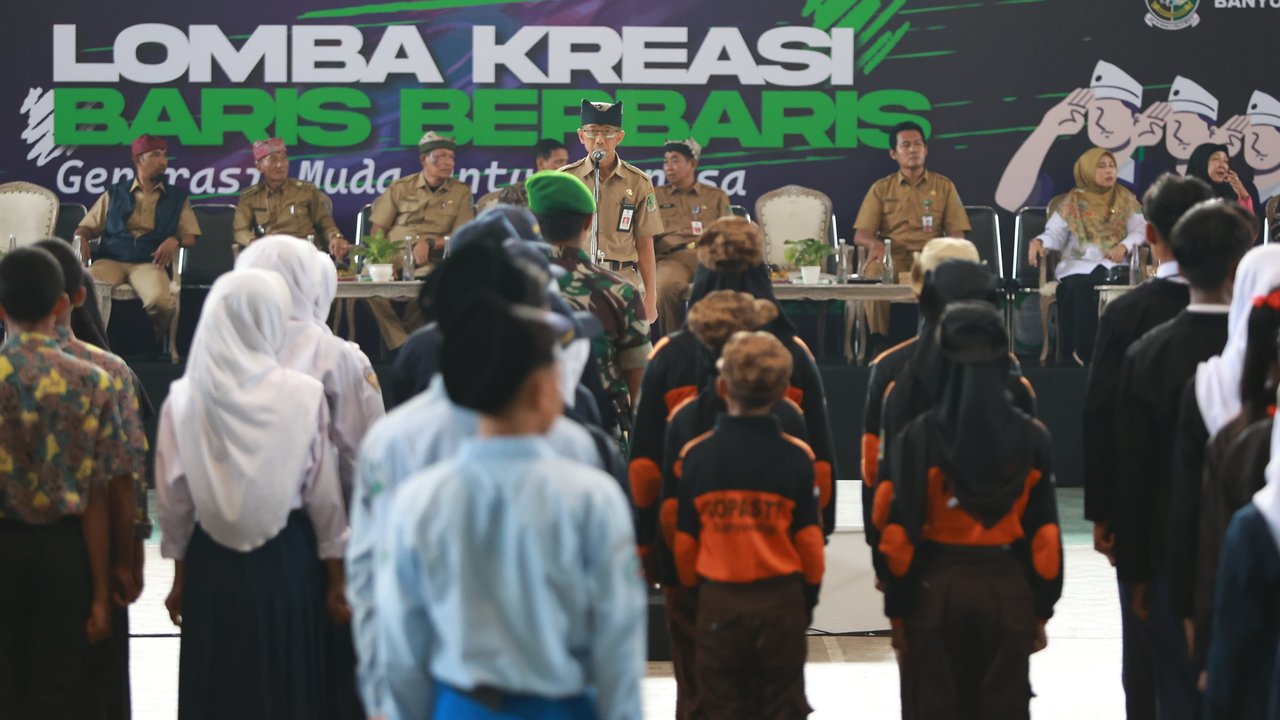 Ratusan Pelajar Banyuwangi Ikuti Kompetisi Kreasi Baris Berbaris