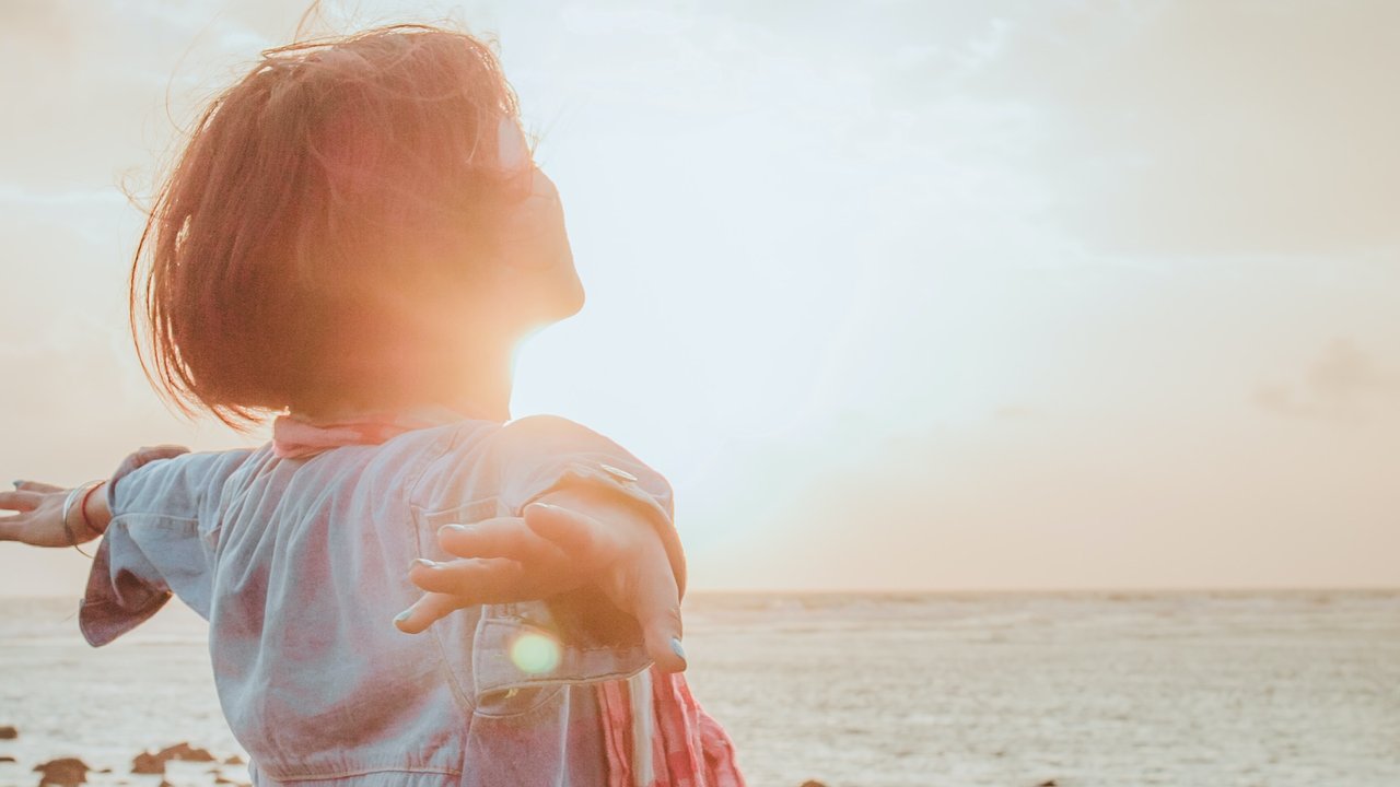 12 Fakta Anak Pertama Perempuan, Miliki Naluri Keibuan