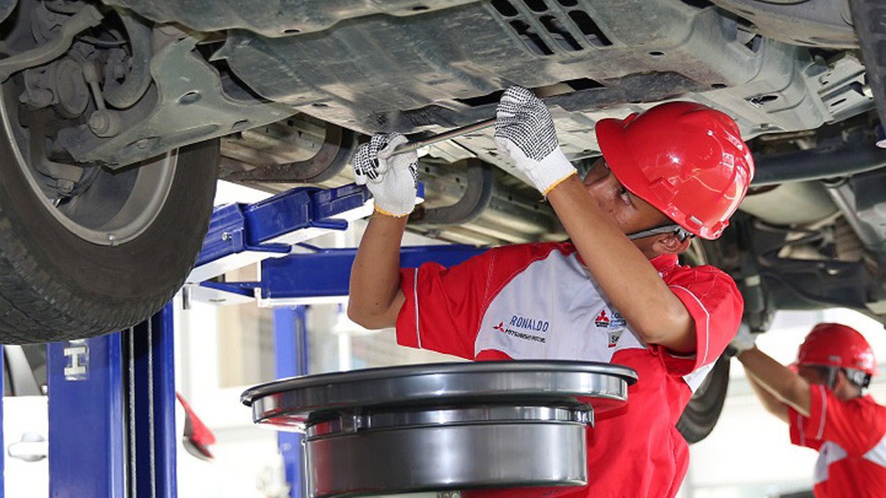Penyebab Bunyi Gluduk pada Mobil dan Cara Mengatasinya