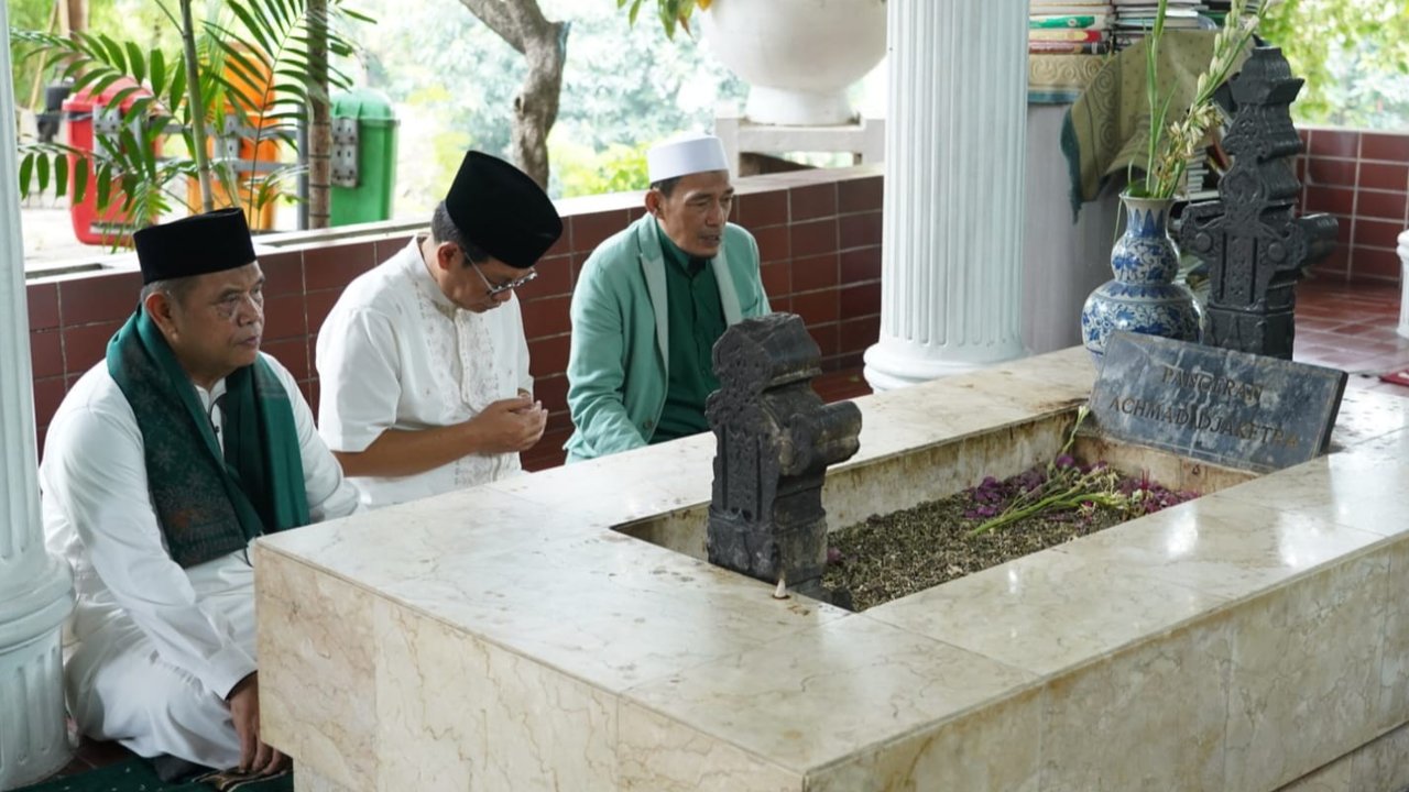 Pramono Ziarah ke Makam Pangeran Jayakarta