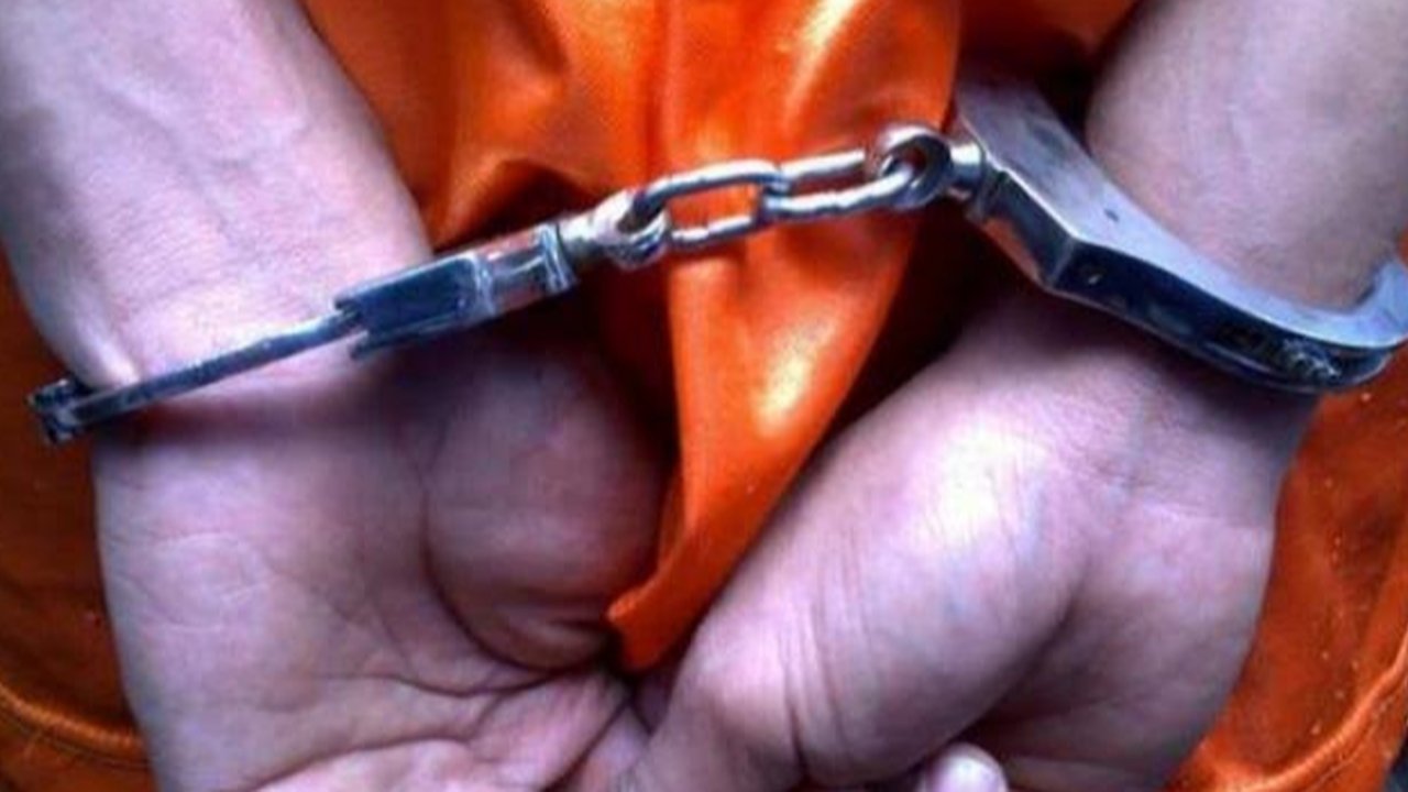 Ilustrasi diborgol. (Photo created by rawpixel.com on www.freepik.com)