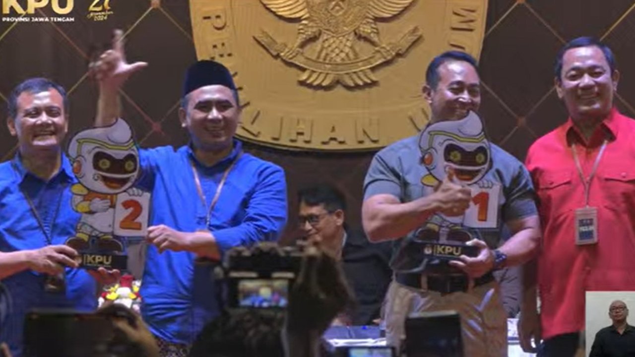 Ahmad Luthfi dan Andika Perkasa saat pengundian nomor urut Pilkada Jateng 2024, Senin (23/9/2024). (Dok. Tangkapan Layar YouTube KPU Jateng)