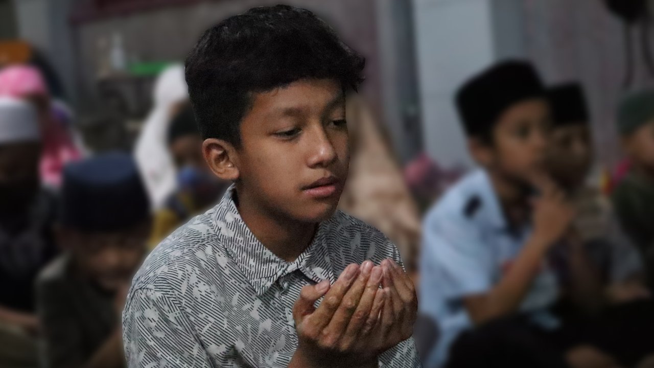Ilustrasi berdoa. (Photo by Raka Dwi Wicaksana on Unsplash)