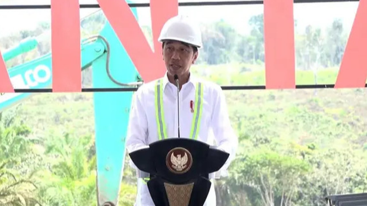 Presiden Joko Widodo atau Jokowi akhirnya melakukan pendaratan perdana di Bandara Ibu Kota Nusantara (IKN), Kalimantan Timur, Selasa (24/9/2024). (Foto: Biro Pers Sekretariat Presiden)