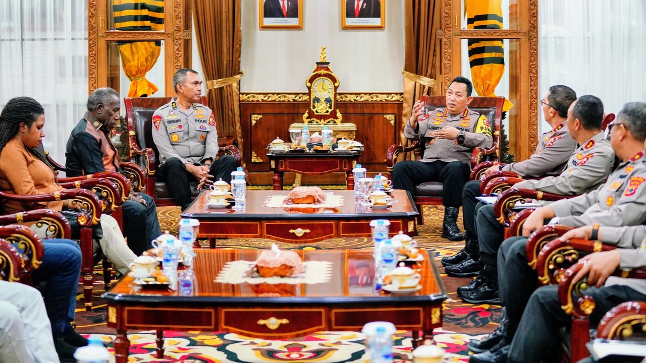 Pilot Susi Air Kapten Philip Mark Mehrtens