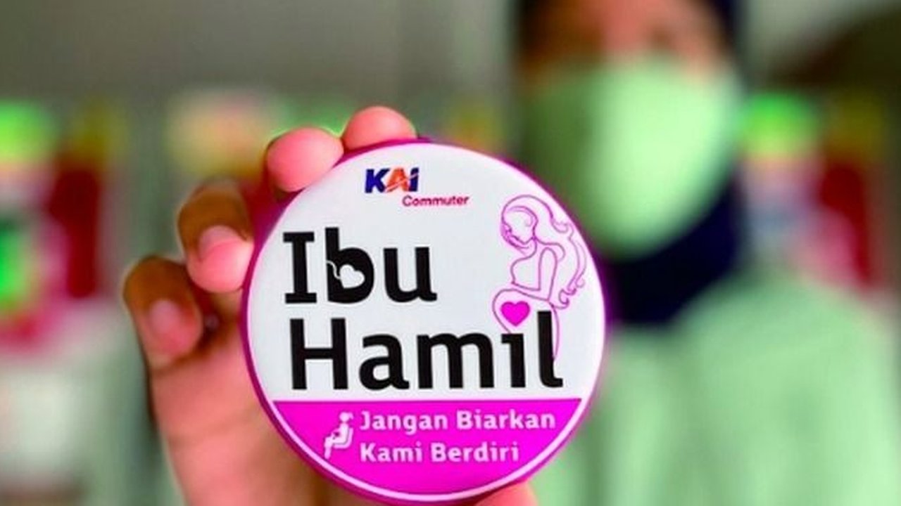 Pin hamil bagi penumpang KRL Jabodetabek