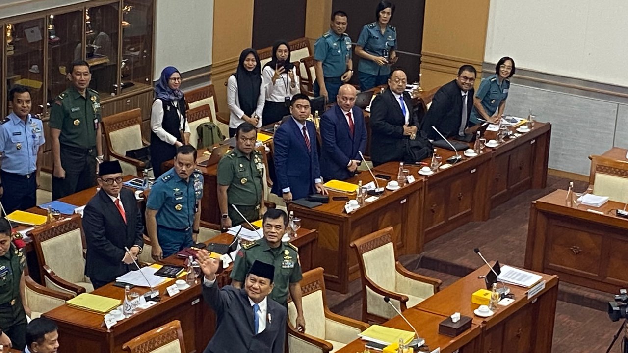 Menhan Prabowo Rapat dengan Komisi I DPR