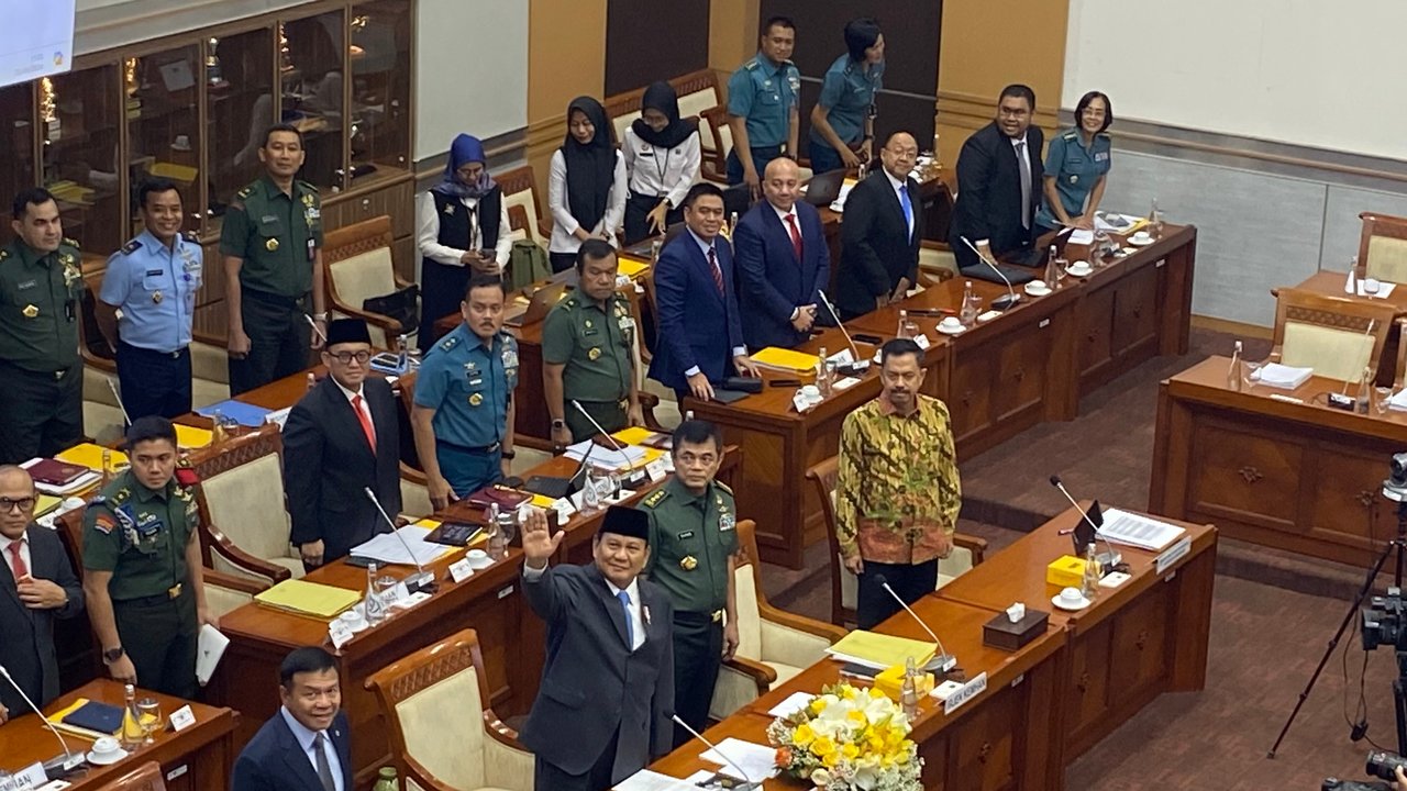 Menhan Prabowo Rapat dengan Komisi I DPR