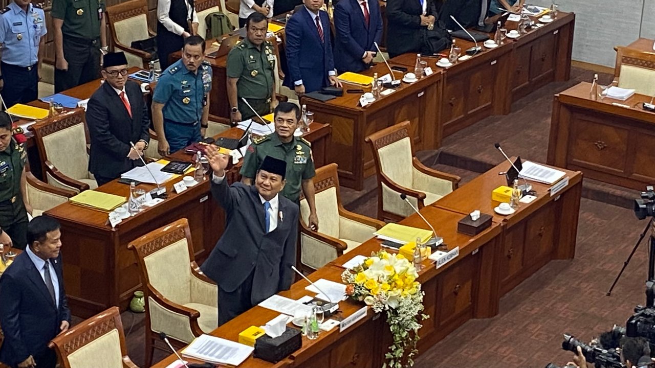 Menhan Prabowo Rapat dengan Komisi I DPR