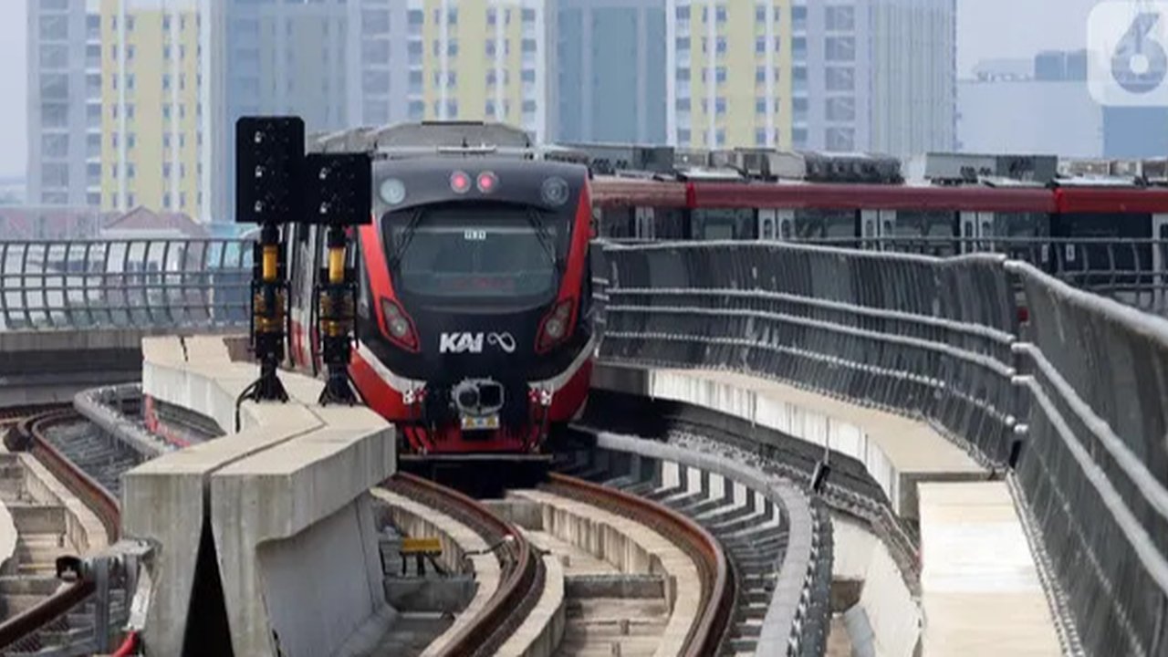 Dengan ditetapkannya LRT Jabodebek sebagai Objek Vital Nasional, maka penyelenggaraan pengamanan akan dilakukan berdasarkan prinsip pengamanan internal. (Liputan6.com/Herman Zakharia)