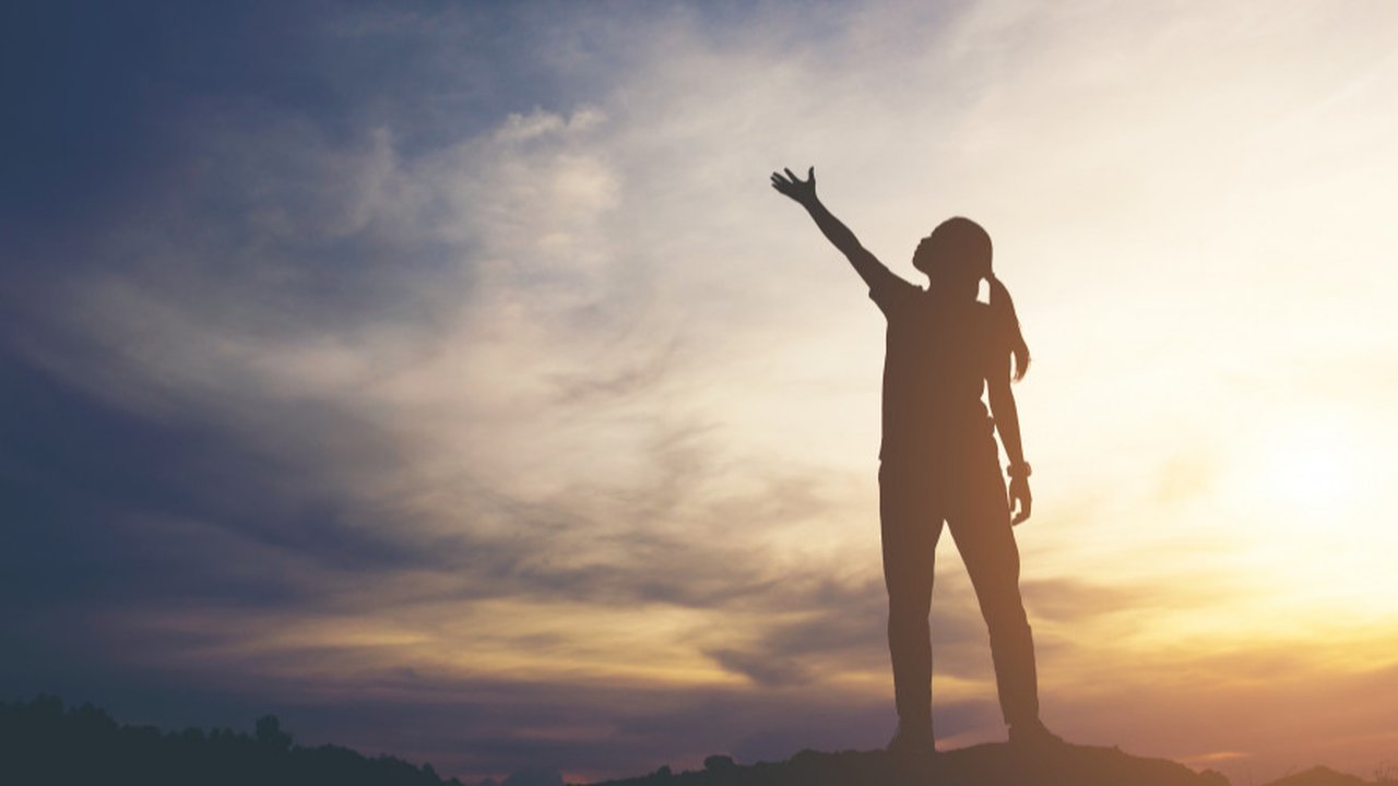 Ilustrasi motivasi, menatap hidup. (Image by jcomp on Freepik)