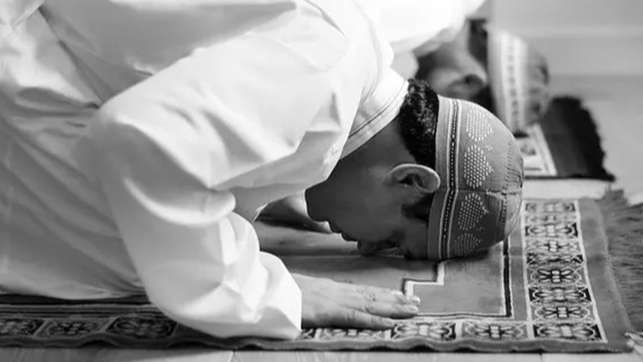 Ustadz Adi Hidayat (UAH) mengisi kajian Islam di Uluu Camii Moskee, Utrecht. (Foto: Liputan6.com/Istimewa)