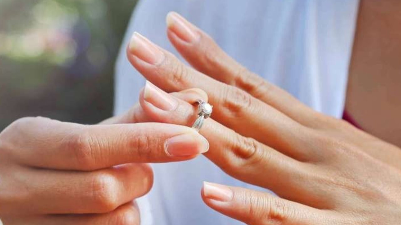 ilustrasi buku nikah