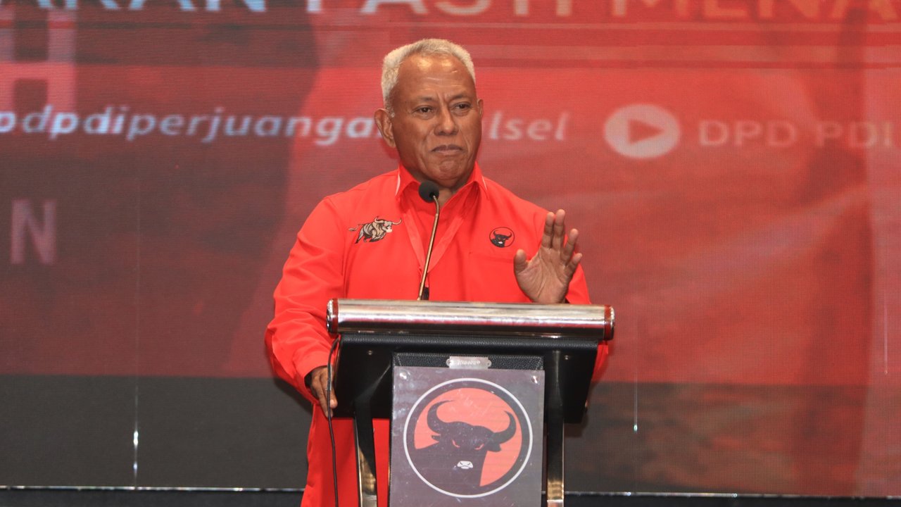 Ketua DPP Partai Demokrasi Indonesia Perjuangan Bidang Kehormatan Komarudin Watubun
