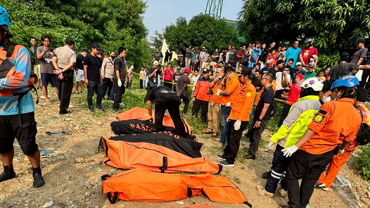 7 jasad di kali bekasi