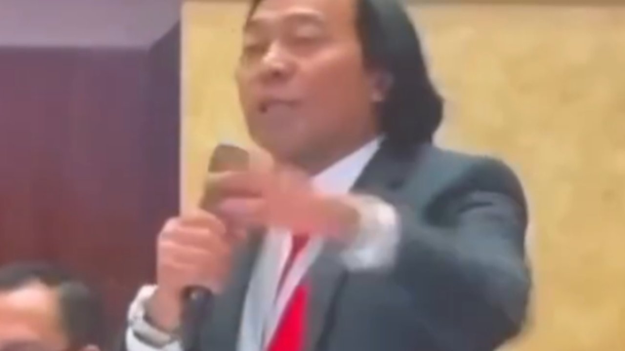 Momen Serius Komeng Soroti DPD Tak Punya Gigi: Gimana Gigitnya Kalau Ompong