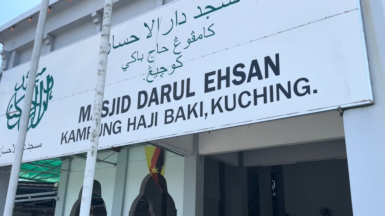 Kampung Haji Baki di Kuching Malaysia dihuni oleh orang Jawa