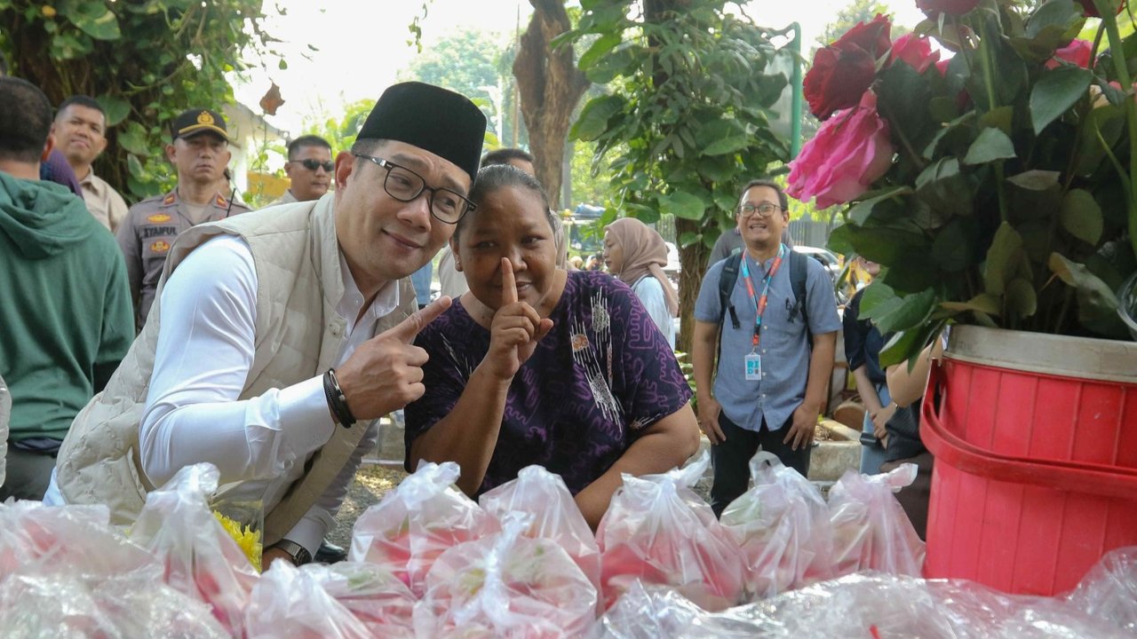 Anies Baswedan sambangi kantor DPD PDIP