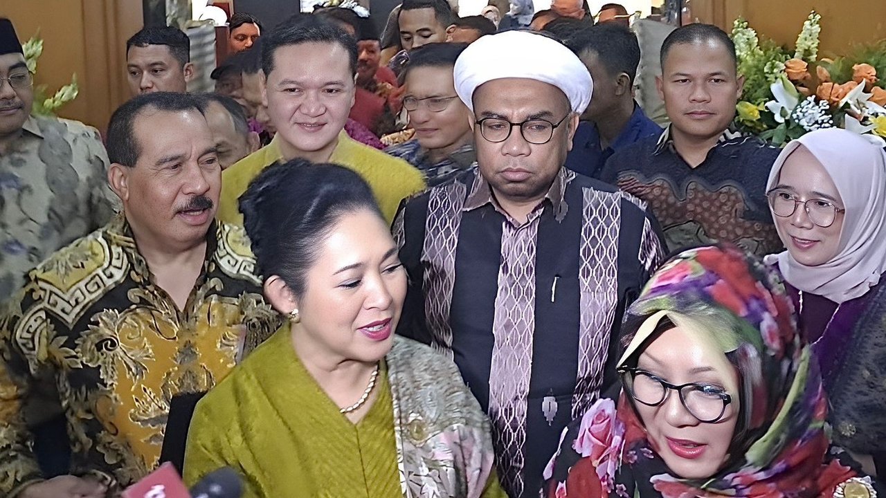 Azisoko Harmoko Bersama Keluarga Soeharto