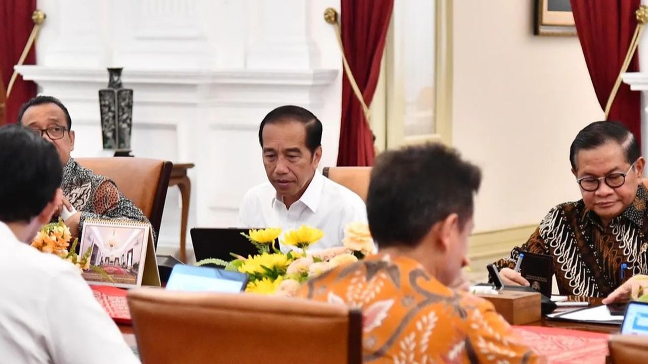 Presiden Jokowi memberikan sambutan pada Penyampaian LHP LKPP Tahun 2021 oleh Ketua BPK Isma Yatun kepada Presiden Jokowi, di Istana Kepresidenan Bogor, Jabar, Kamis (23/06/2022). (Foto: Humas Setkab/Agung)
