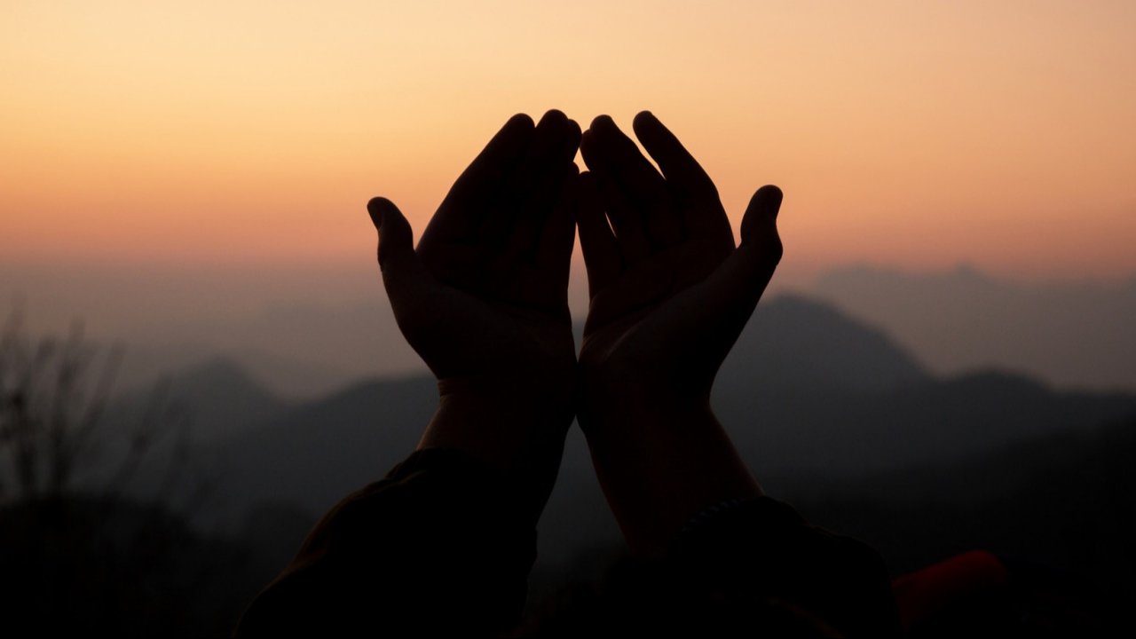 Ilustrasi doa, harapan, Islami. on Freepik)