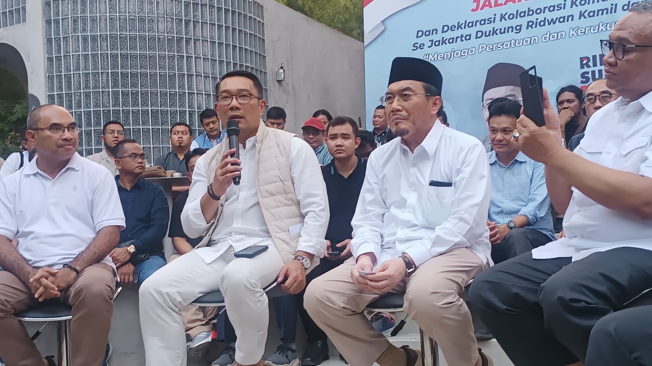 Bakal calon Gubernur DKI Jakarta Ridwan Kamil saat tiba di Gedung Fanta Headquarters Prabowo-Gibran, Menteng, Jakarta, Senin (2/9/2024). Dalam kunjungannya Mantan Gubernur Jawa Barat tersebut memaparkan gagasan dan program kerja kepada Tim Kampanye Nasional Pemilih Muda (TKN-Fanta) untuk maju dalam pemilihan Gubernur DKI Jakarta.