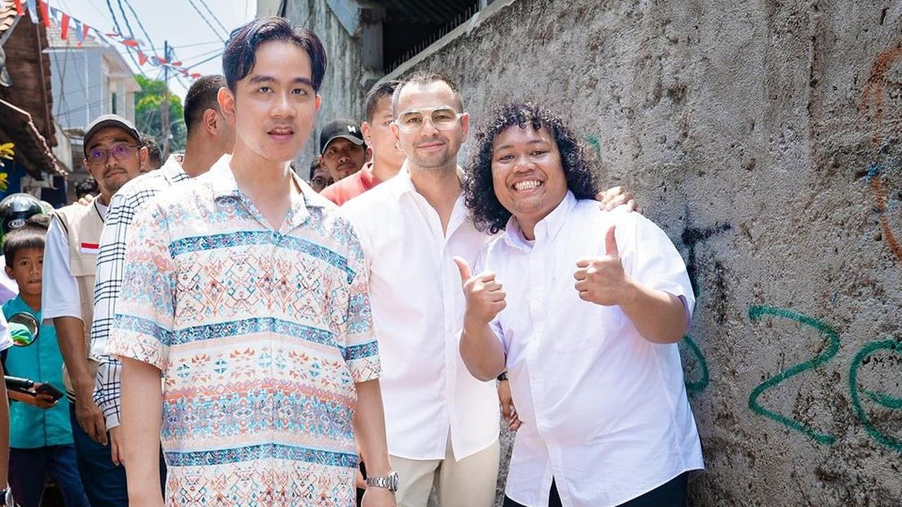 Komika Marshel Widanto cukup menghebohkan publik terkait keputusannya maju Pilkada 2024, sebagai calon wakil wali kota Tanggerang Selatan. SImak momen saat sedang blusukan.