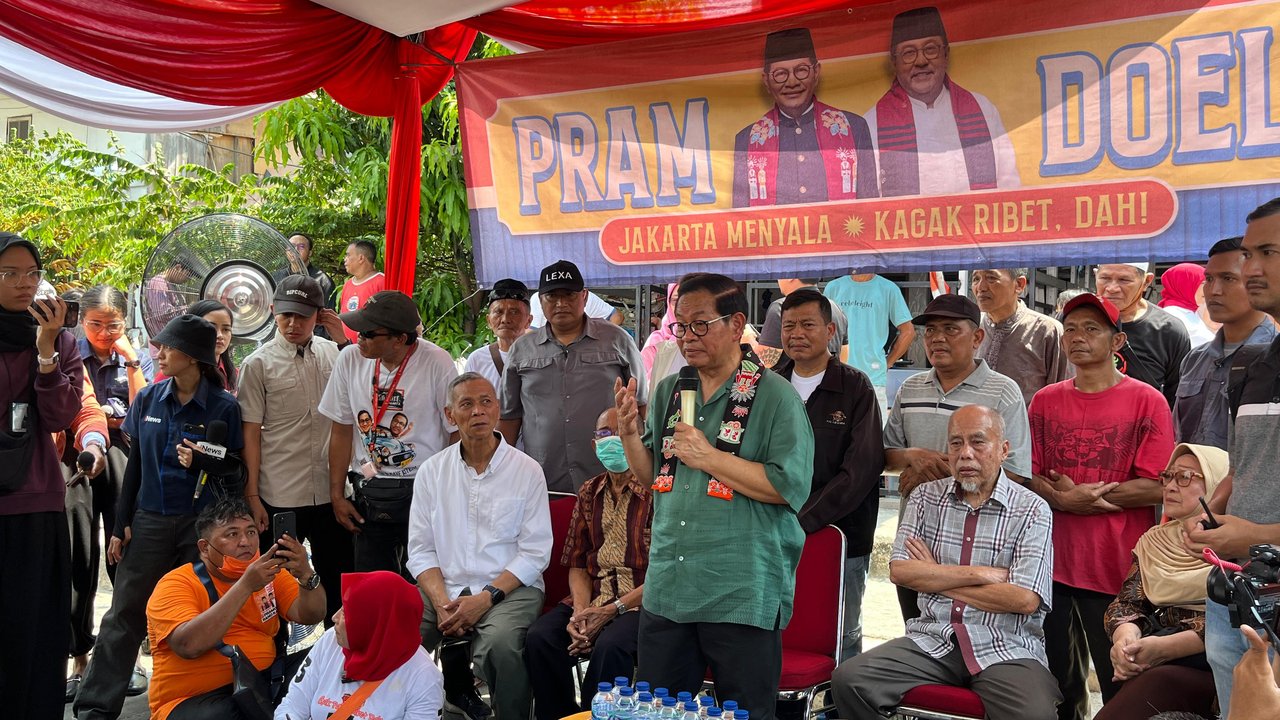 Pramono Janji Benahi Masalah Warga Tinggal di Bantaran Rel Kereta