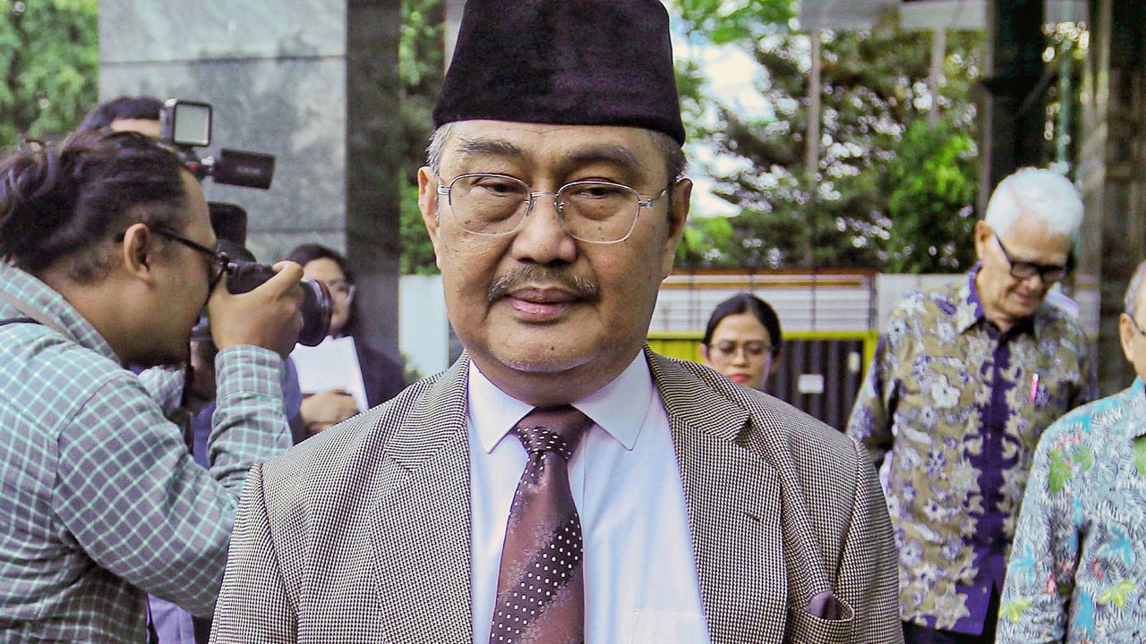 Sebelumnya, Ketua MKMK Jimly Asshiddiqie mengatakan pihaknya sedang menyusun mekanisme pemeriksaan dan menggelar pertemuan dengan sembilan hakim konstitusi. Liputan6.com/Angga Yuniar)