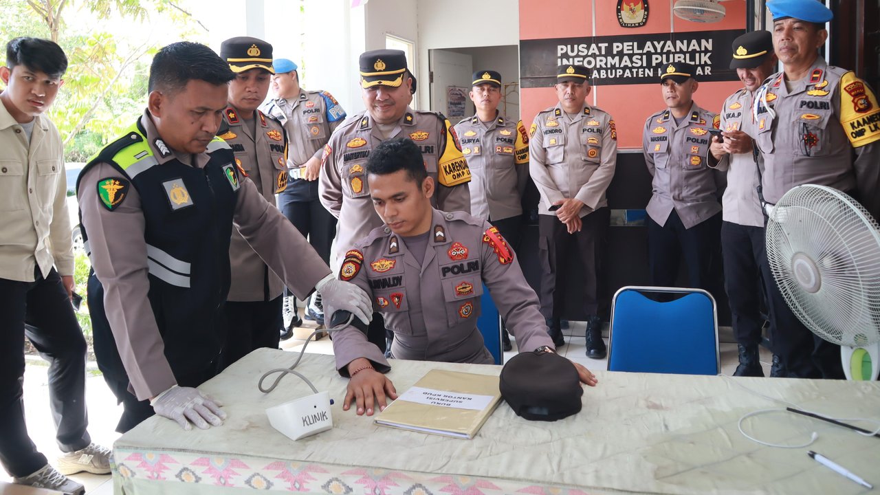 Pengecekan kesehatan personel Polri