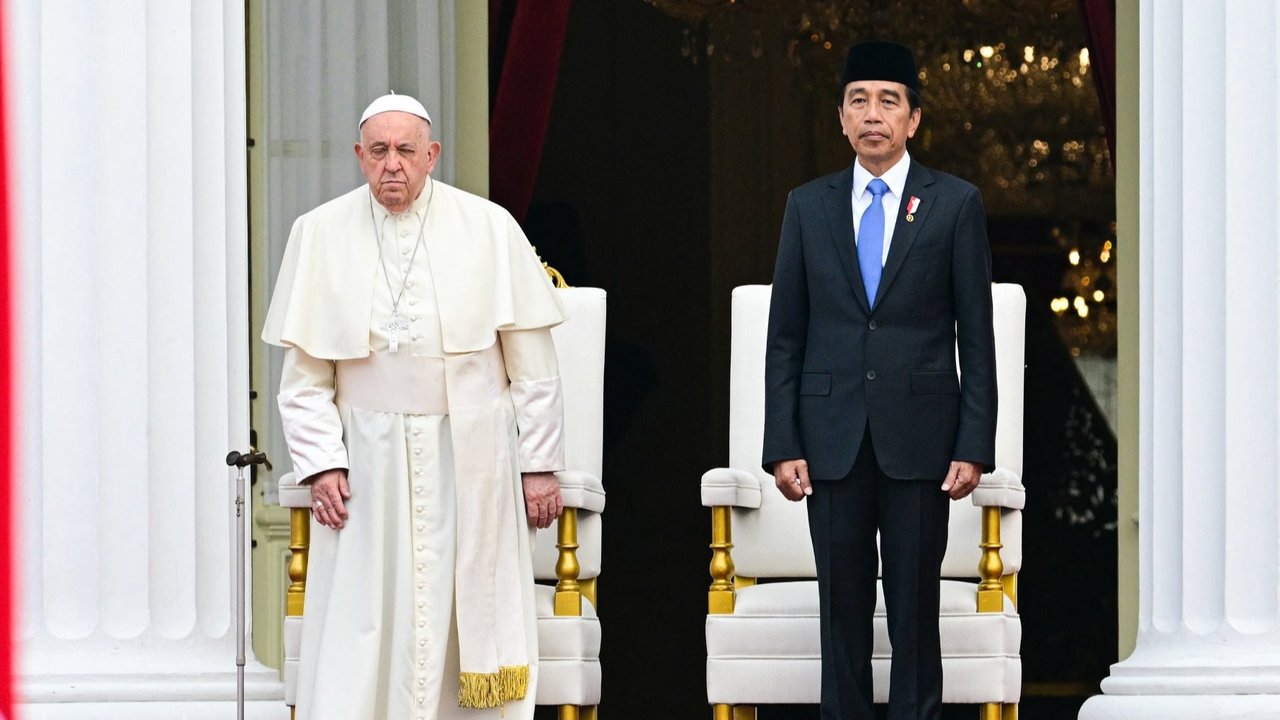 Paus Fransiskus tiba di Bandara Soekarno-Hatta
