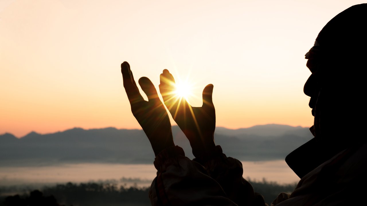 Ilustrasi doa. Photo by freepik