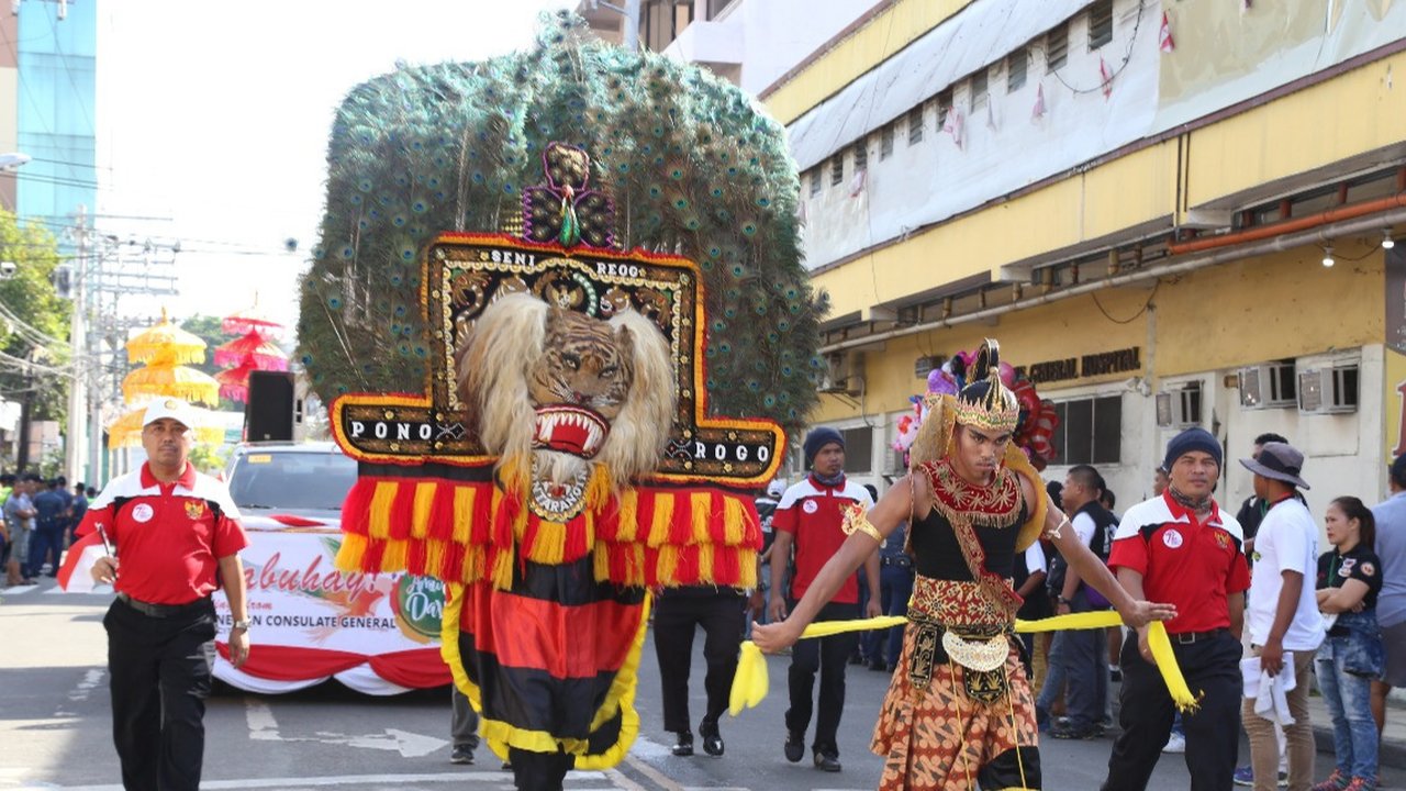 Reog Ponorogo di HUT Kota Davao, kampung halaman Presiden Filipina Rodrigo Duterte. (F. Pensosbud/KJRI Davao City)