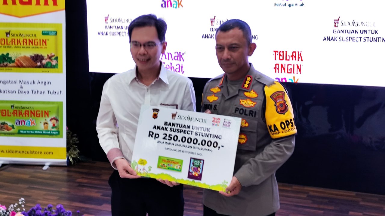 Sido Muncul berikan bantuan untuk anak suspect stunting di Kota Bandung.