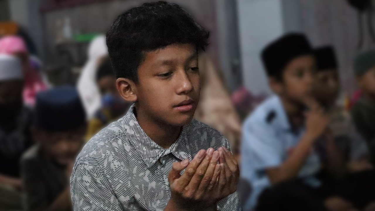 Ilustrasi berdoa. (Photo by Raka Dwi Wicaksana on Unsplash)