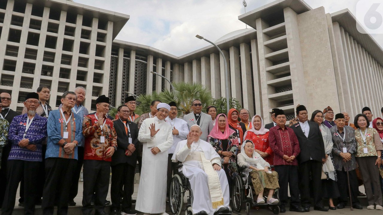 Setelah dari Istiqlal, Paus Fransiskus akan berkunjung ke Kantor Konferensi Waligereja Indonesia (KWI). (Liputan6.com/Herman Zakharia)
